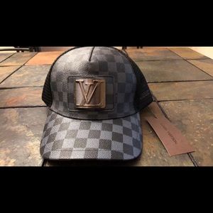 LV SnapBack